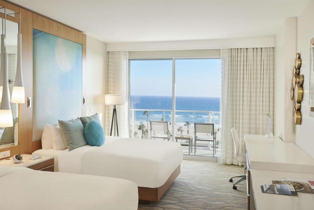 Ocean Front 2 Queen Room